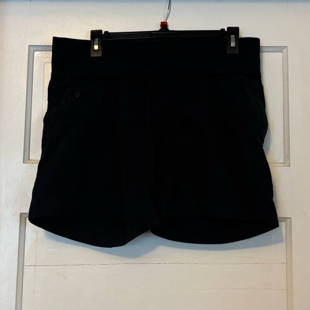 Liz Lange Black Women's Maternity Shorts
